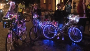 Light Up Your Bike - Pre Glow Ride Workshop petercornish glowride18 11