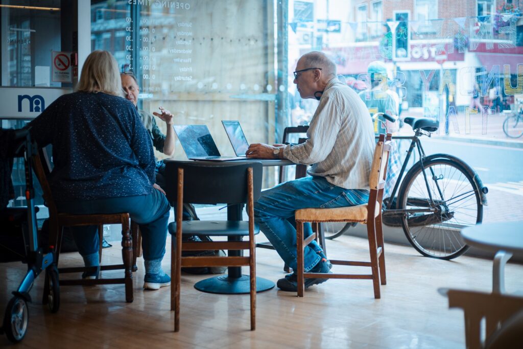 Space Hire reading cycle hub 28